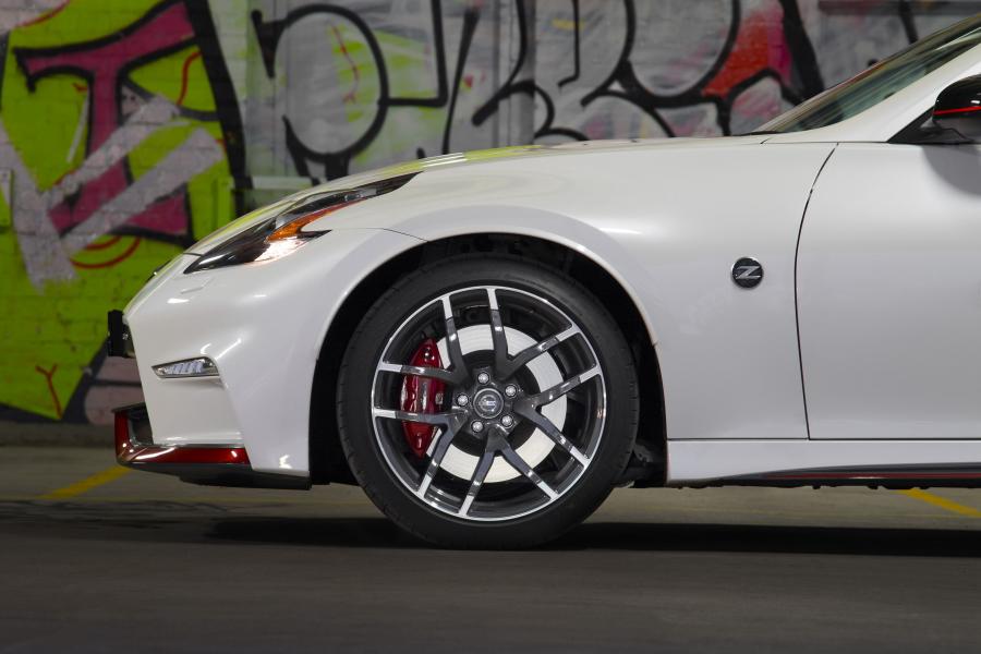 Детали экстерьера Nissan 370Z Nismo (Z34) 2017 года  (AU) (фото 19 из 37)